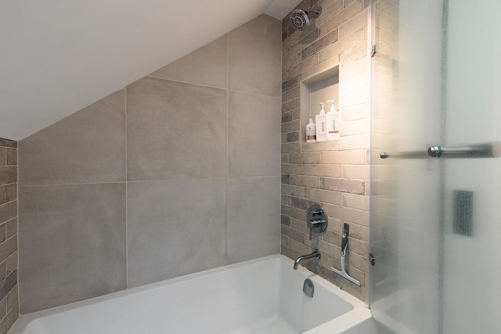 listing image 1105309681045066610