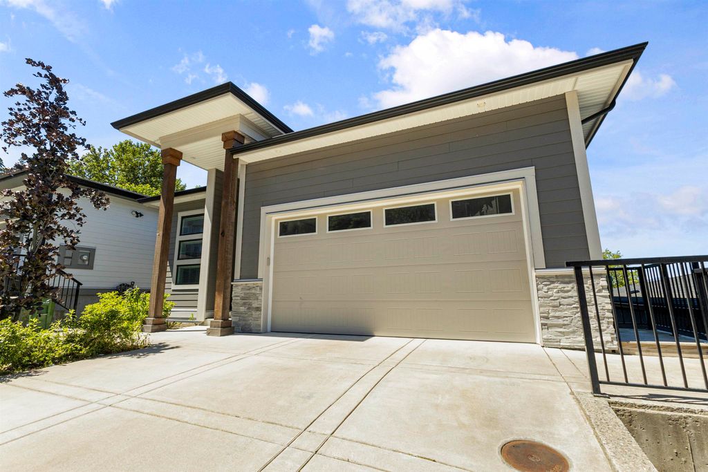 listing image 1105920844810712895