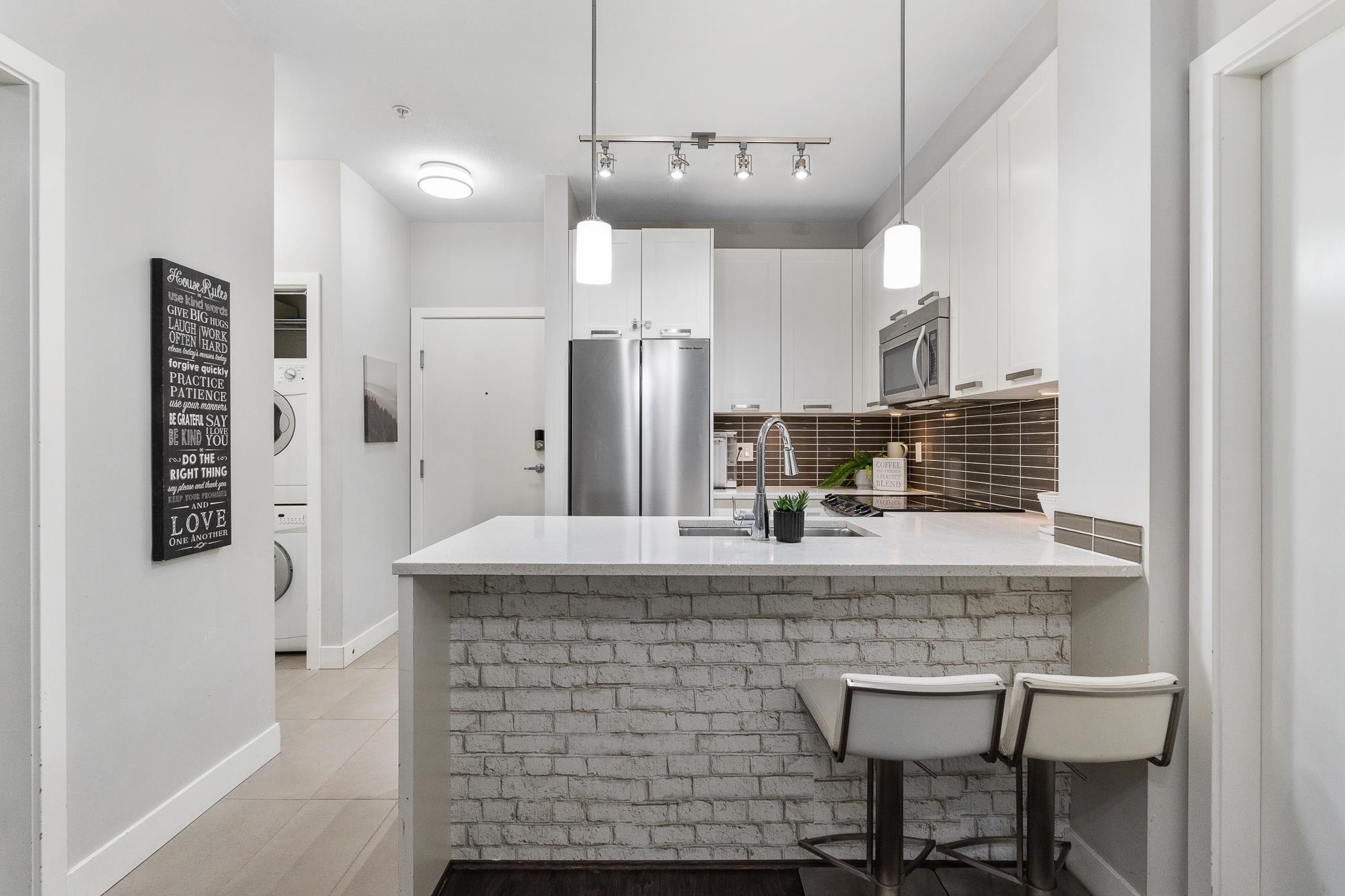 10455 154 Street 103