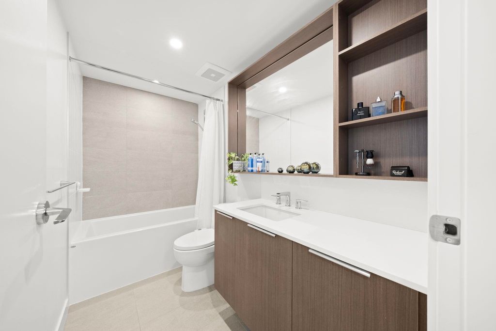 listing image 1106176216713675686