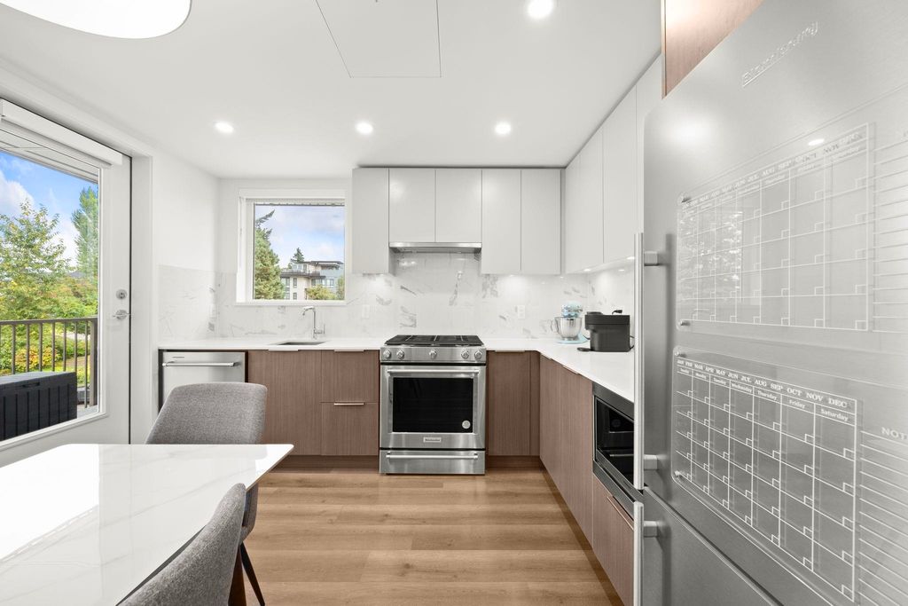 listing image 1107456994680798382