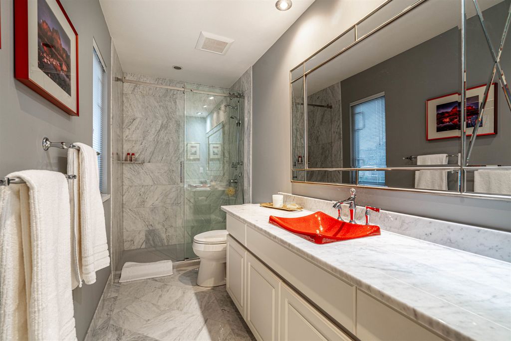 listing image 1104986466291278973