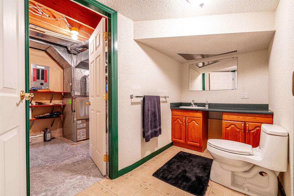 listing image 1104860786520149120