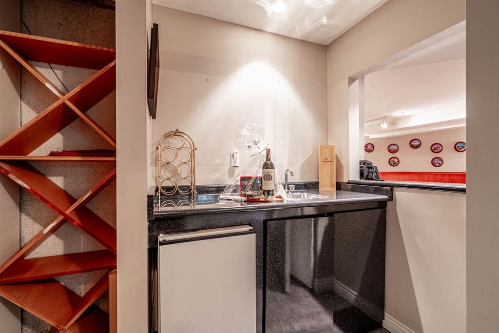 listing image 1103644978757820329