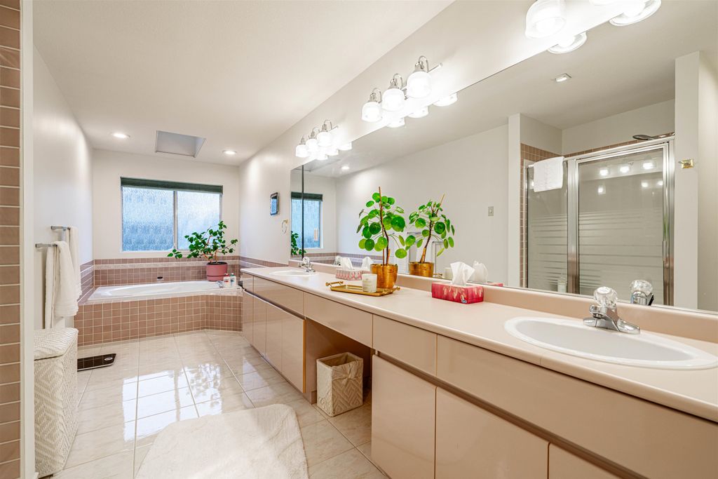 listing image 1100167011453323628