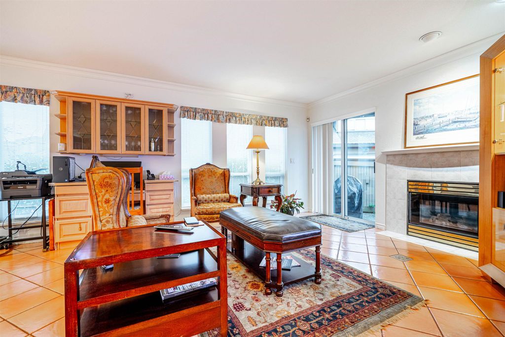 listing image 1101245478289106368