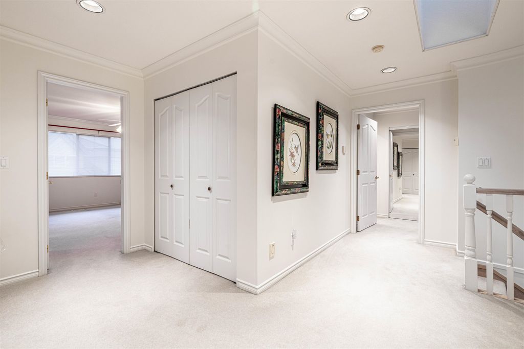 listing image 1104149612684789821