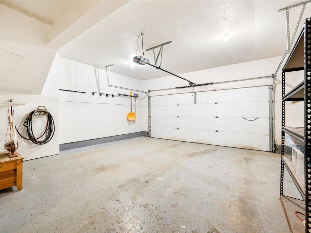 listing image 1107480939943543870