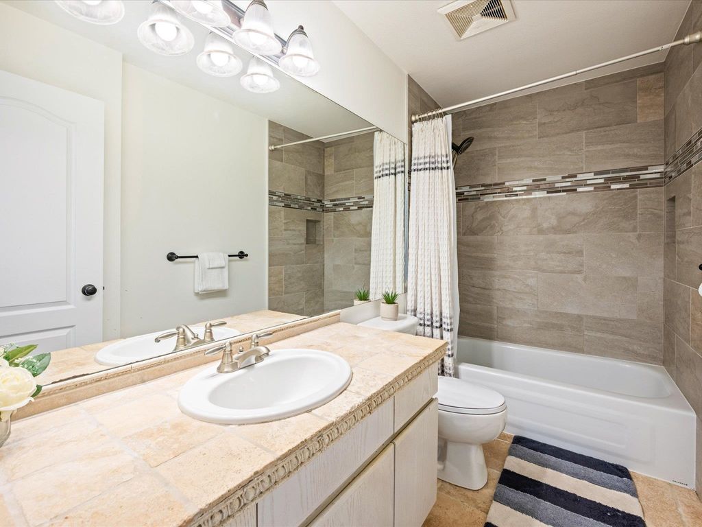 listing image 1109874914378110640