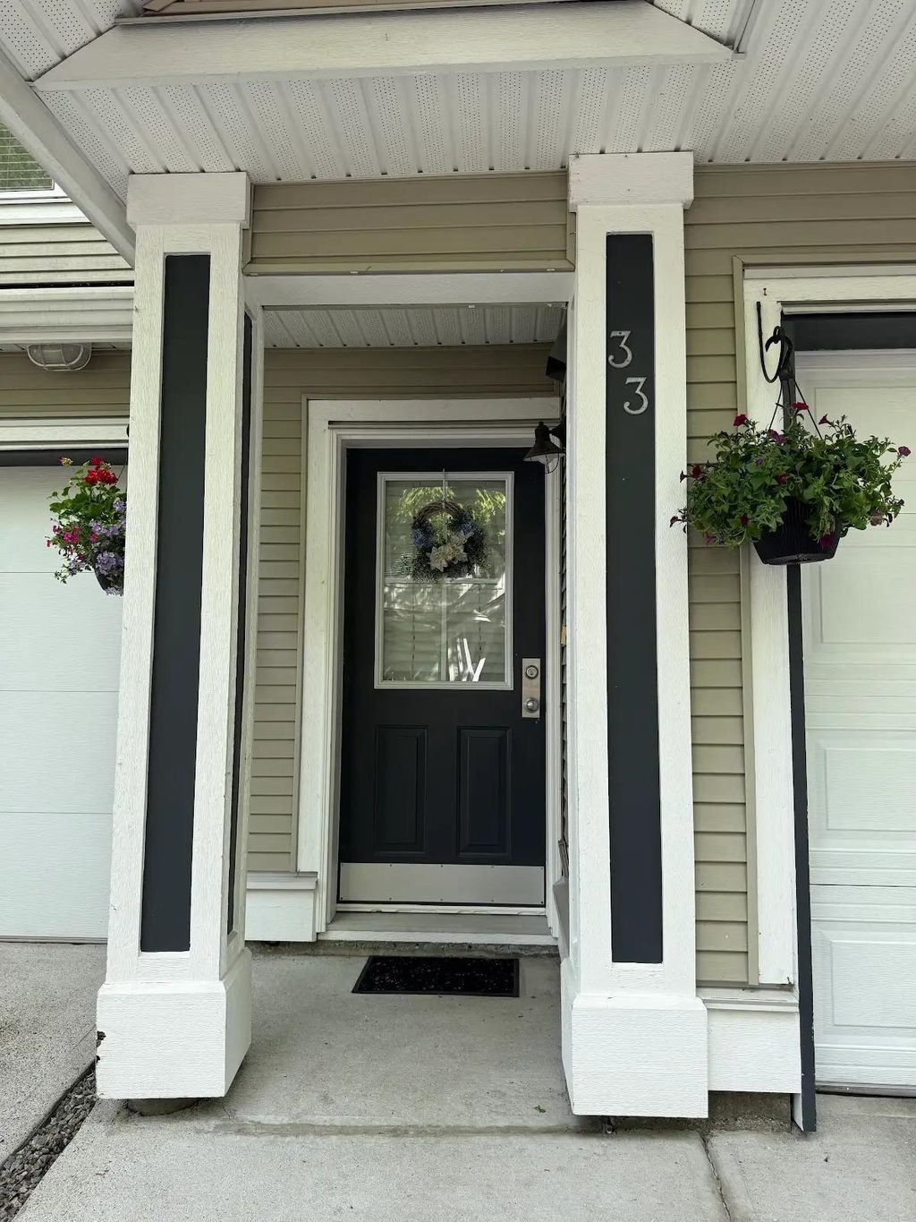 Photo of 20460 66 Avenue #33, Langley, BC V2Y 3B6 (MLS # R3125460)