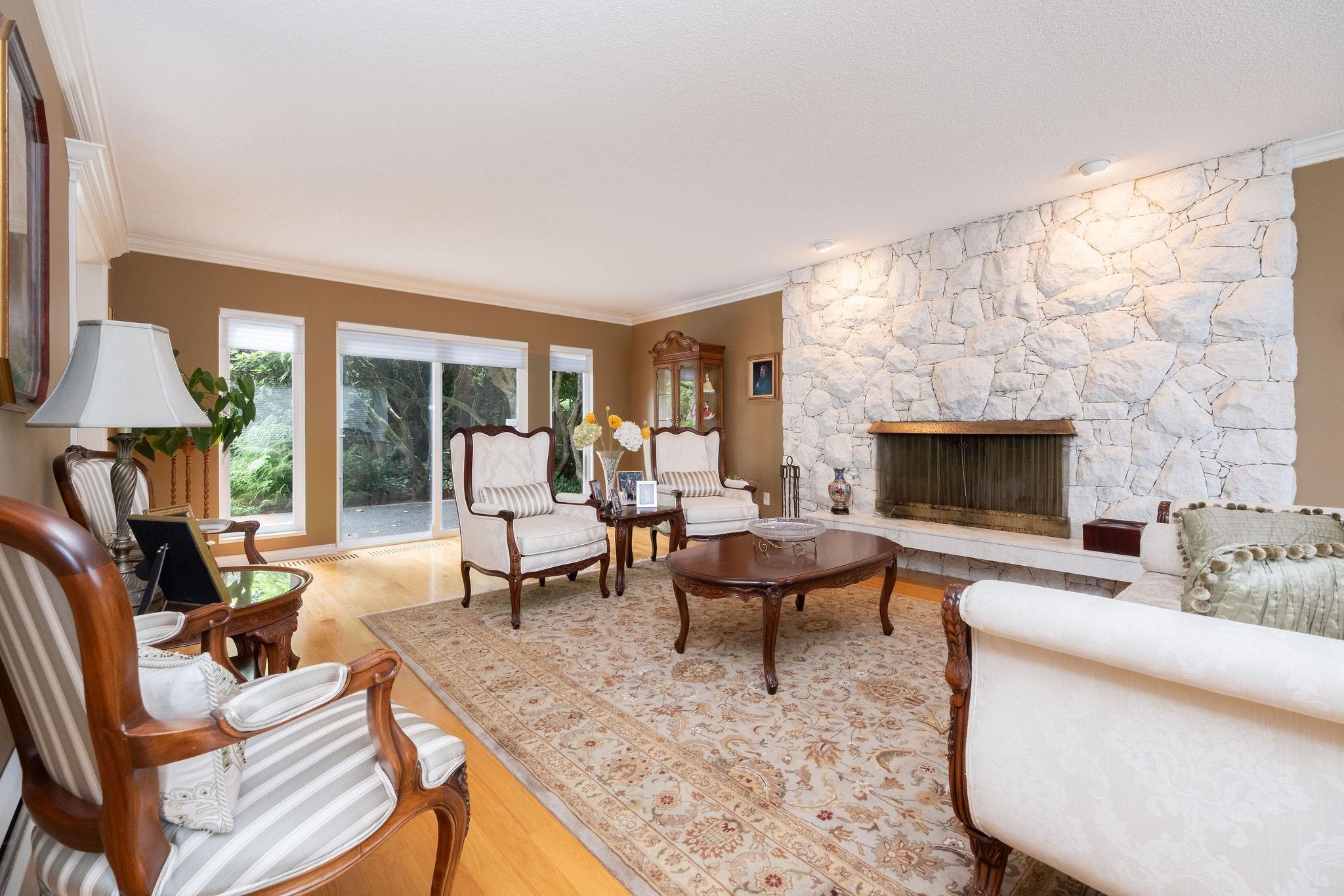 6350 Buckingham Drive