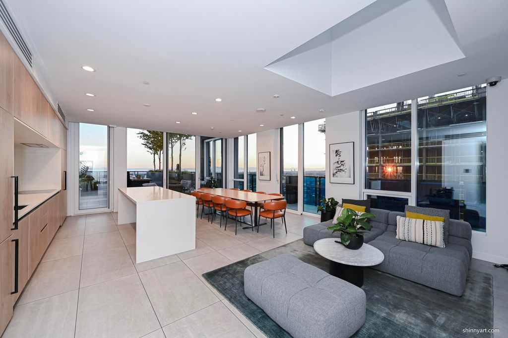 listing image 1106133183410198693