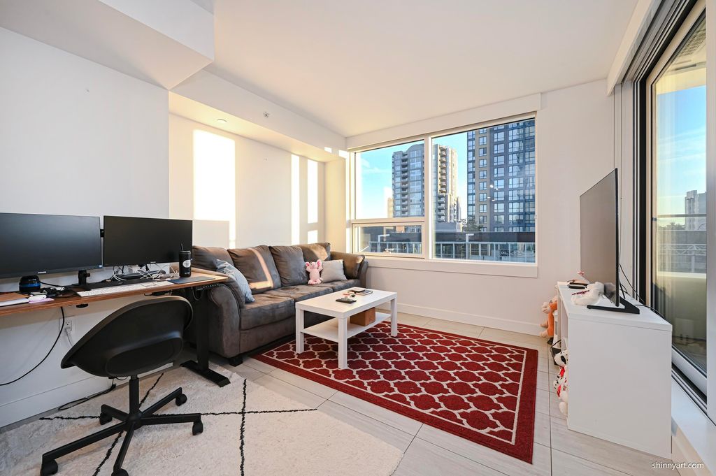listing image 1109477548219421194
