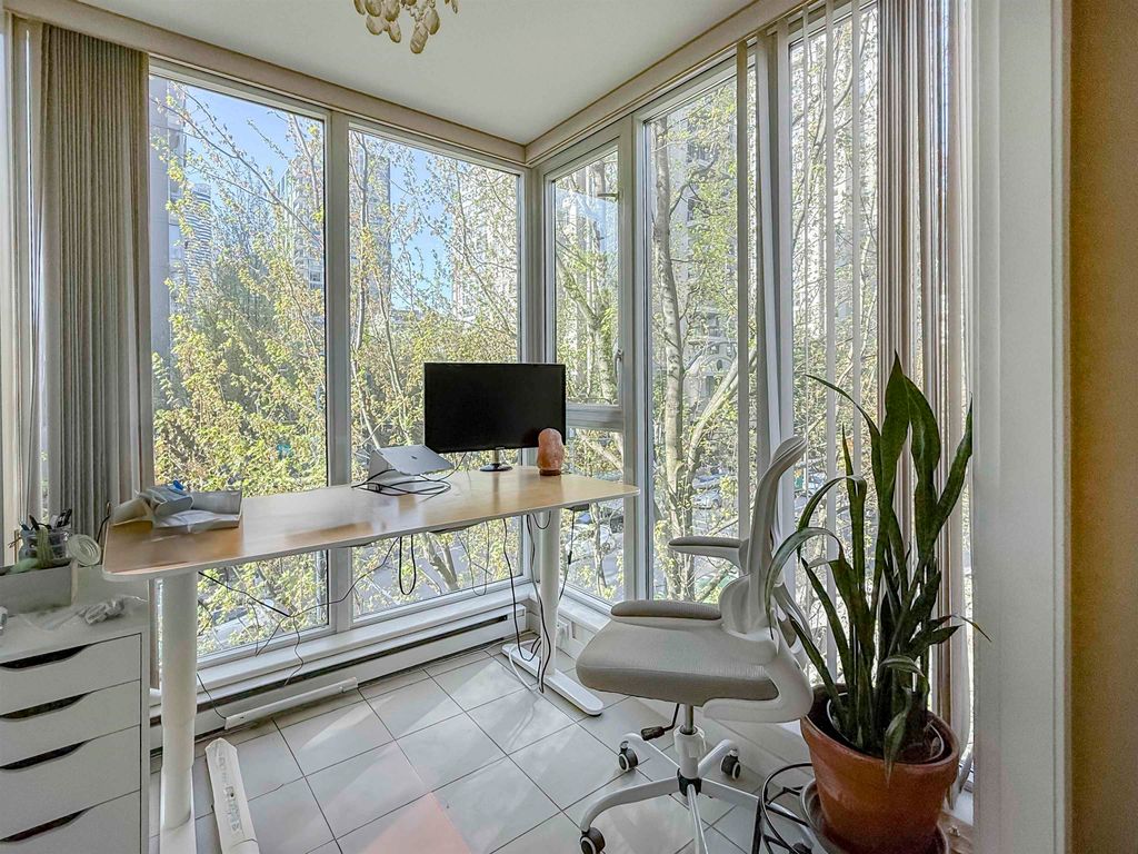listing image 1100848054194631418