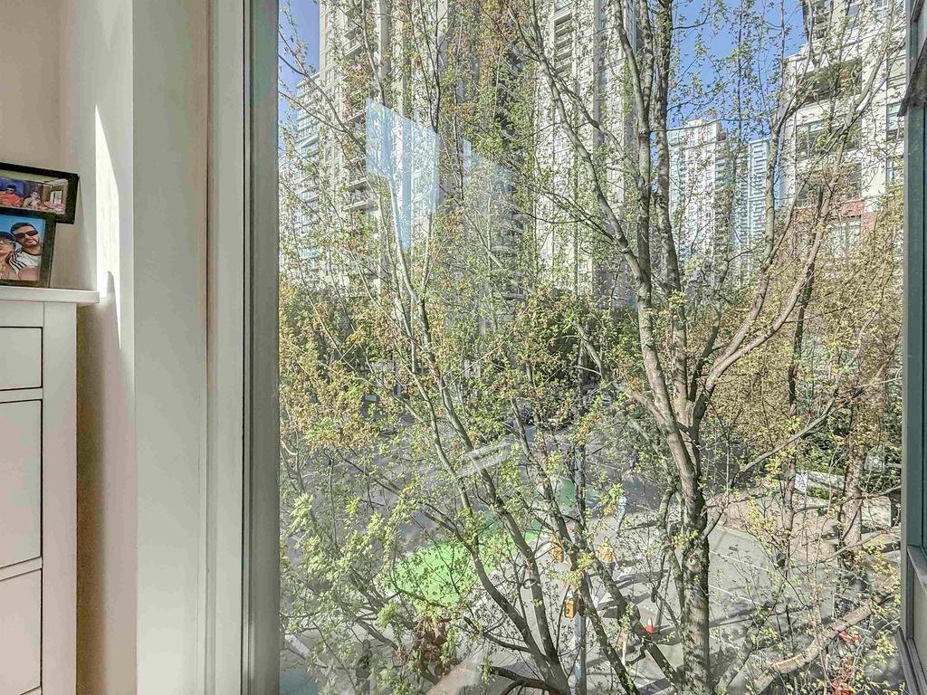 listing image 1105204224699218996