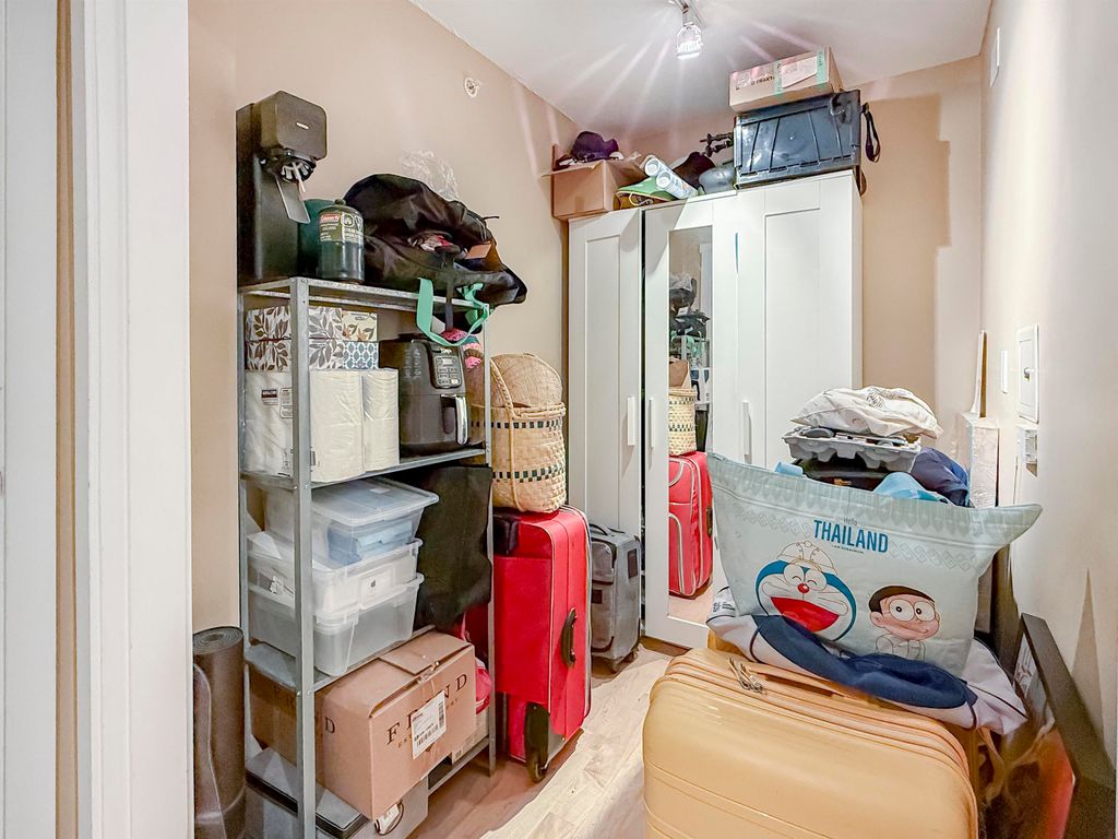 listing image 1100773453850633673