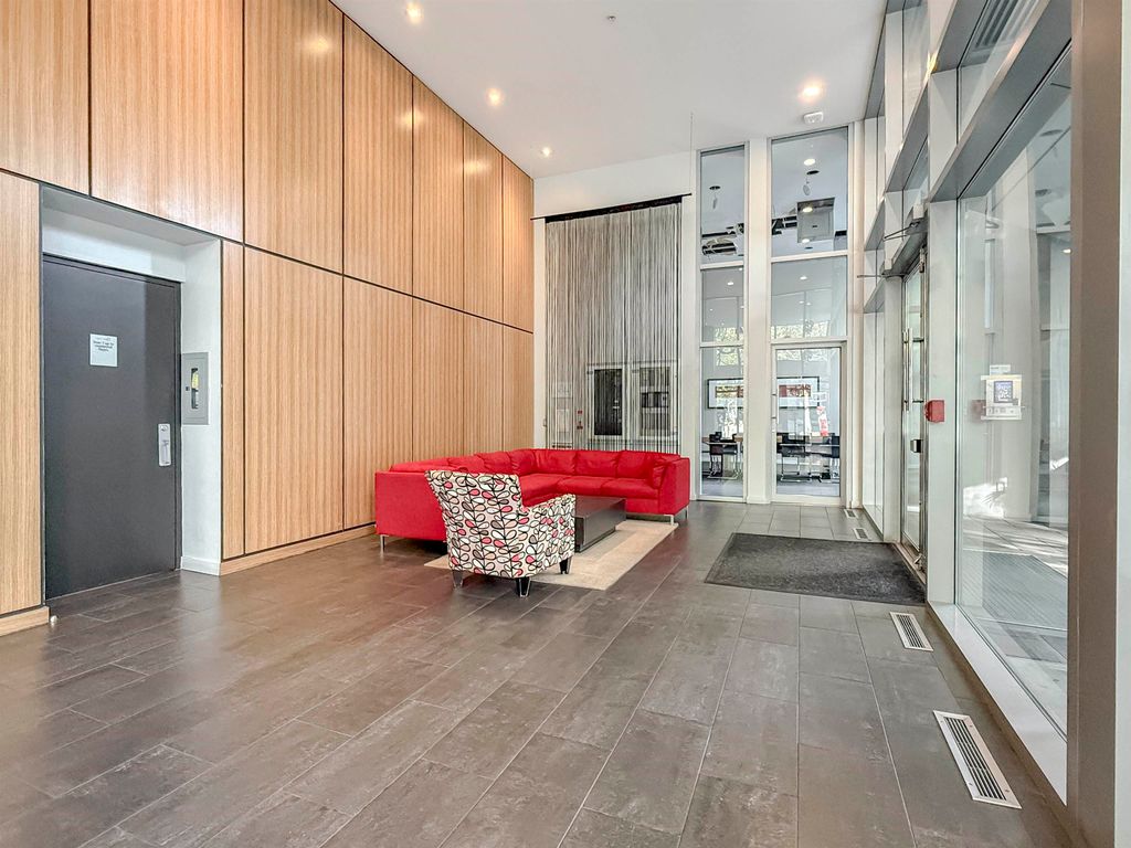 listing image 1104748206493179549