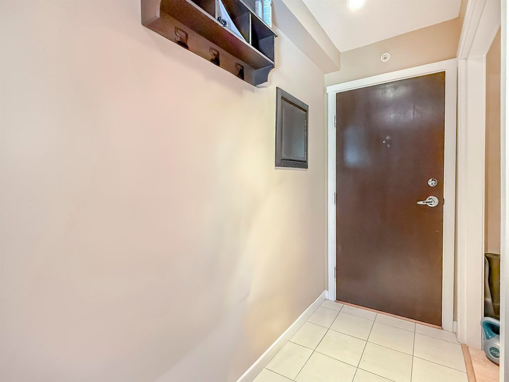 listing image 1104766061990742362