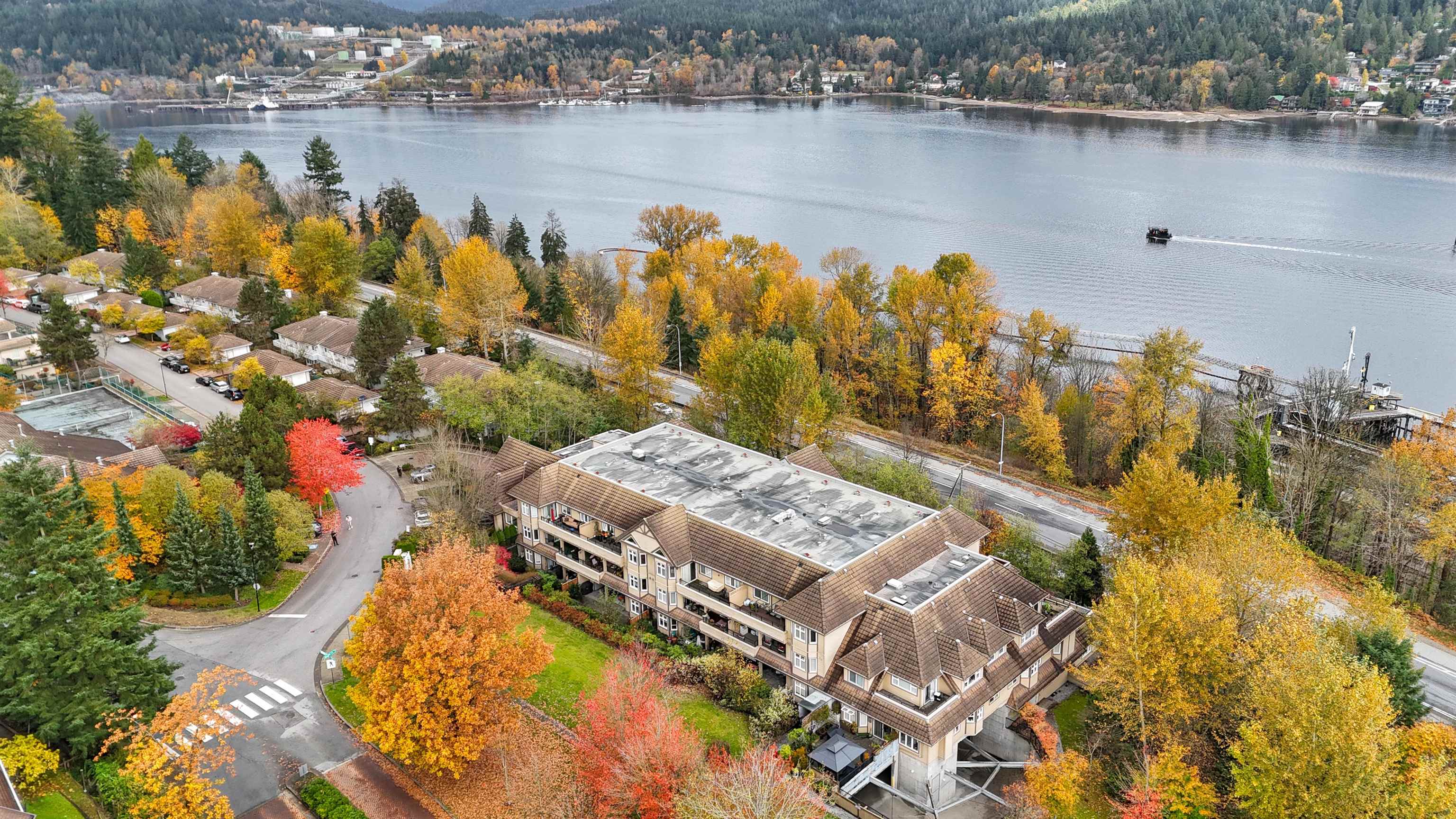 160 Shoreline Circle 111