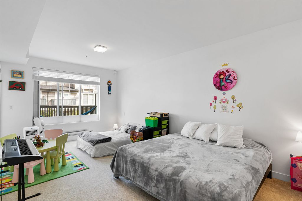 listing image 1105750057405001470