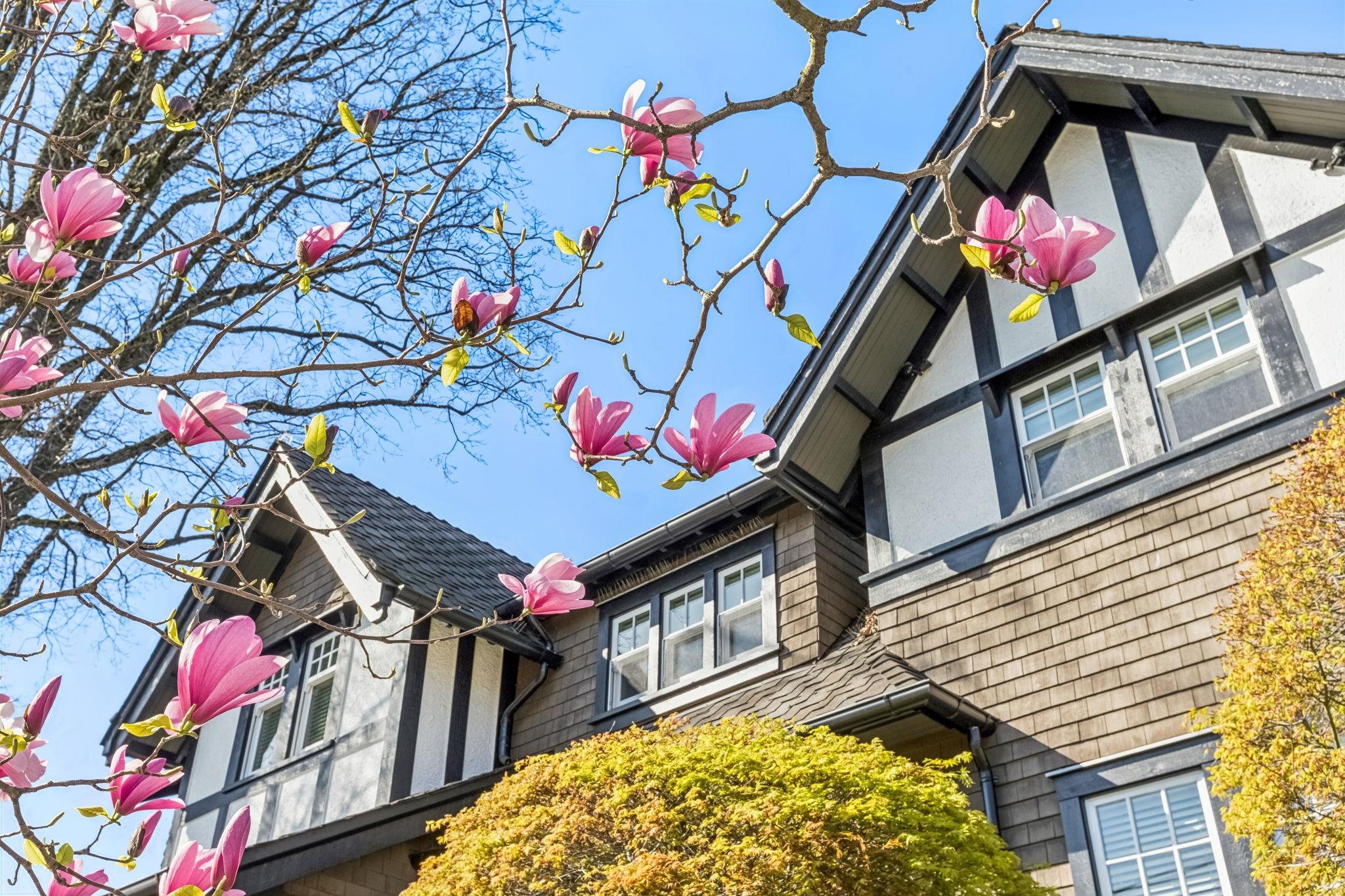 116 W 23rd Street 207