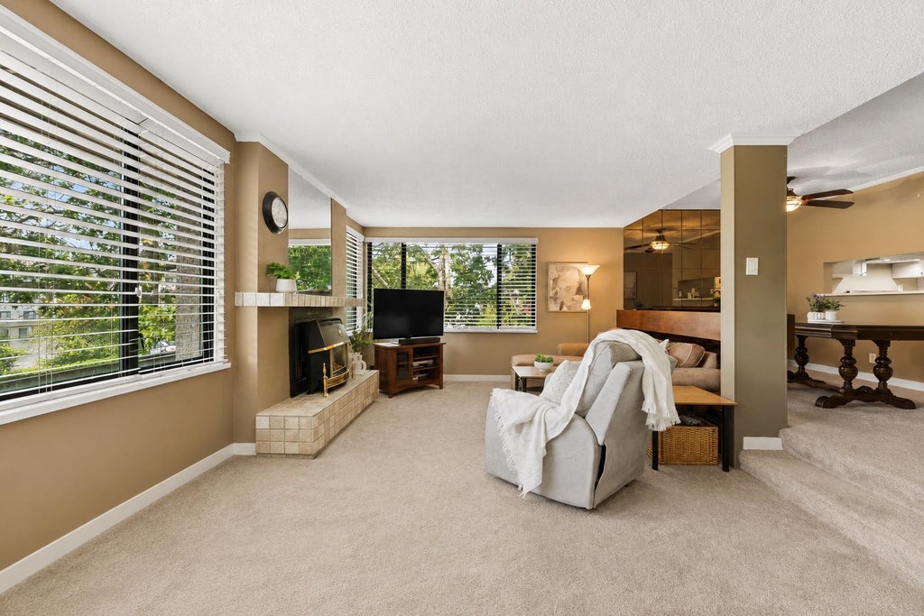 Photo of 15313 19 Avenue #212, Surrey, BC V4A 1X6 (MLS # R3175855)