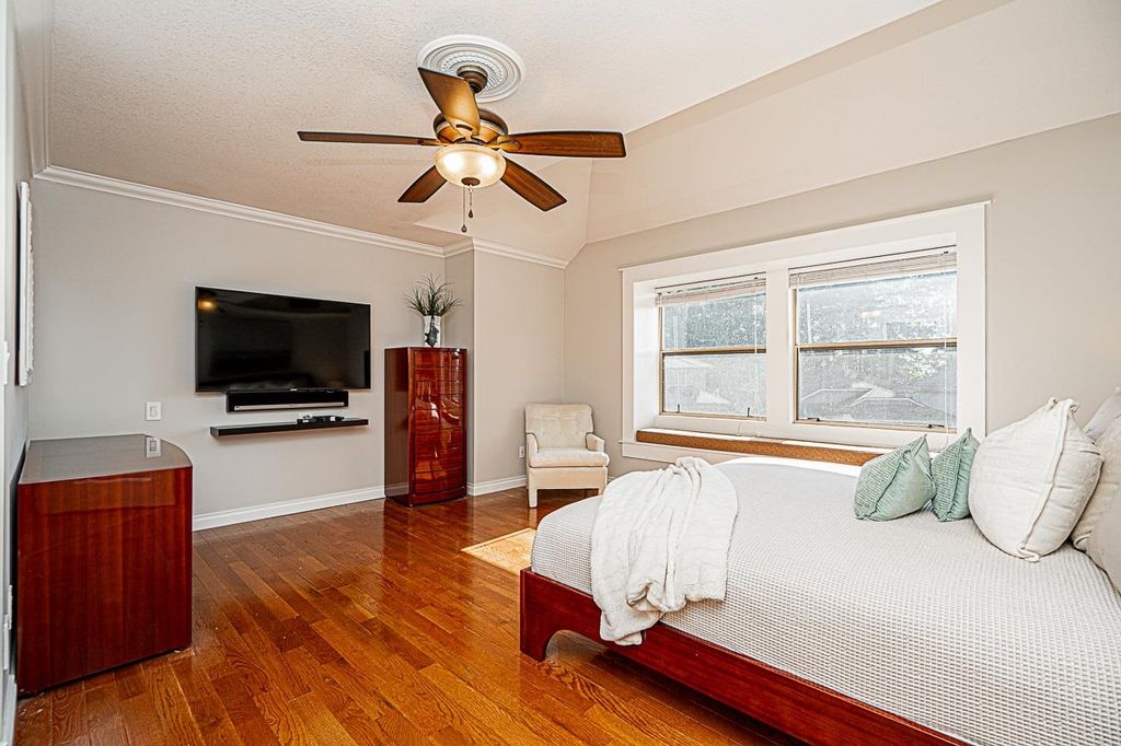 listing image 1106753536947502479