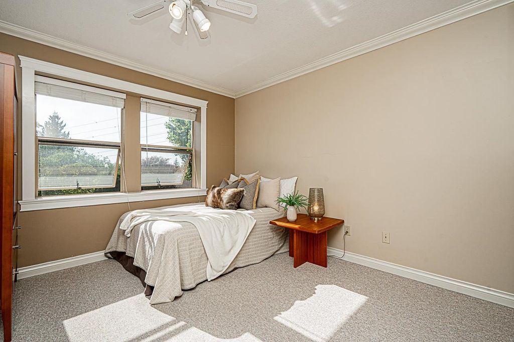 listing image 1100957873704682912