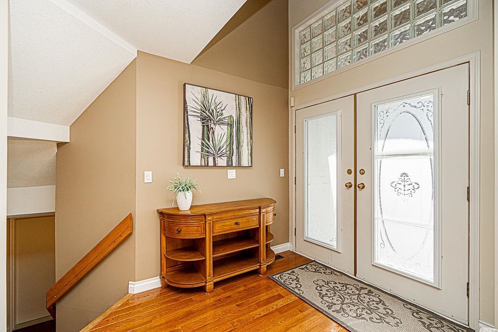 listing image 1102326562659652632