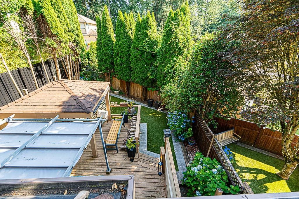 listing image 1102755056396681246