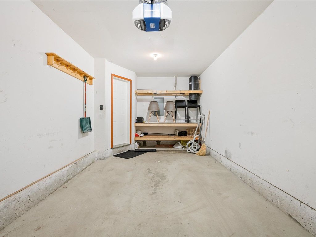 listing image 1105821180239190845