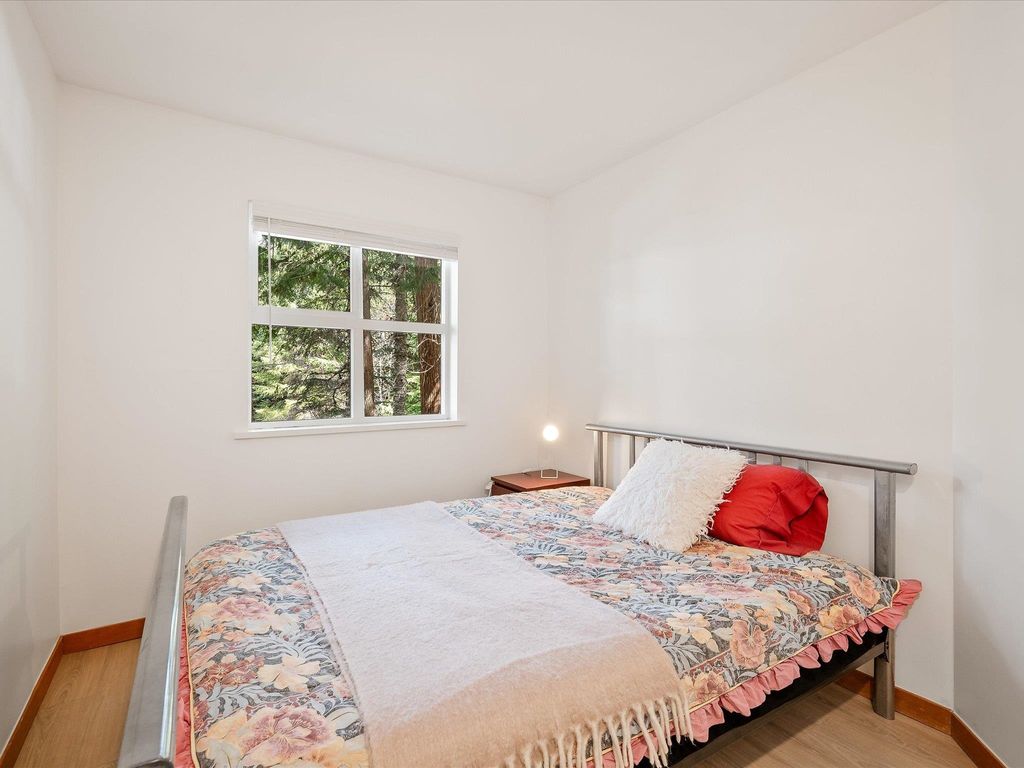 listing image 1100215559605526042