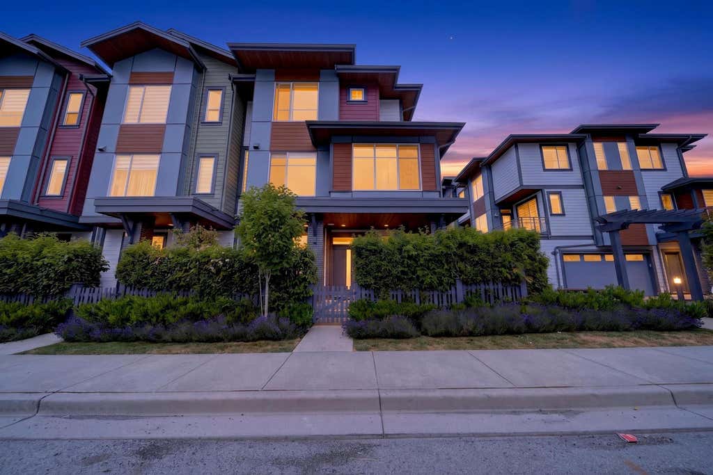Photo of 20763 76 Avenue #6, Langley, BC V2Y 3N8 (MLS # R3134951)