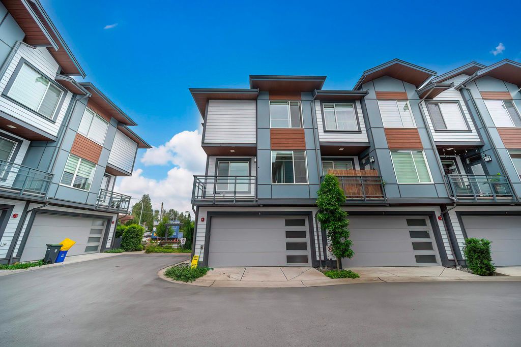 Photo of 20763 76 Avenue #6, Langley, BC V2Y 3N8 (MLS # R3134951)