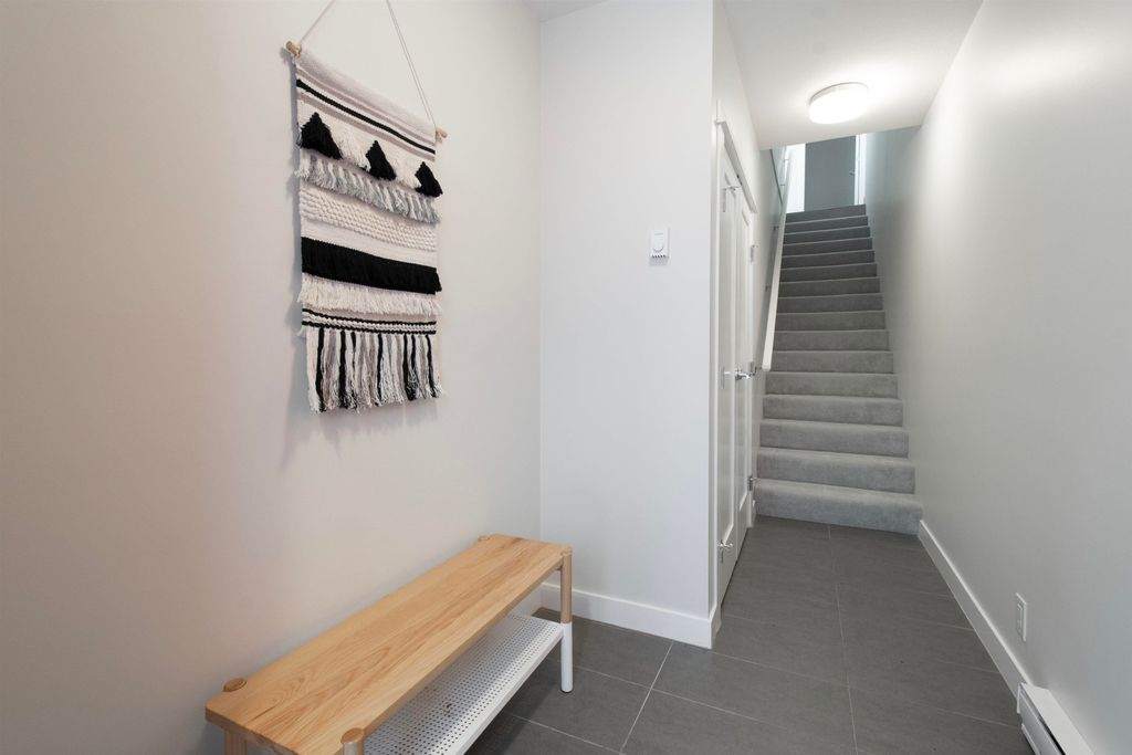 listing image 1104731716066588546