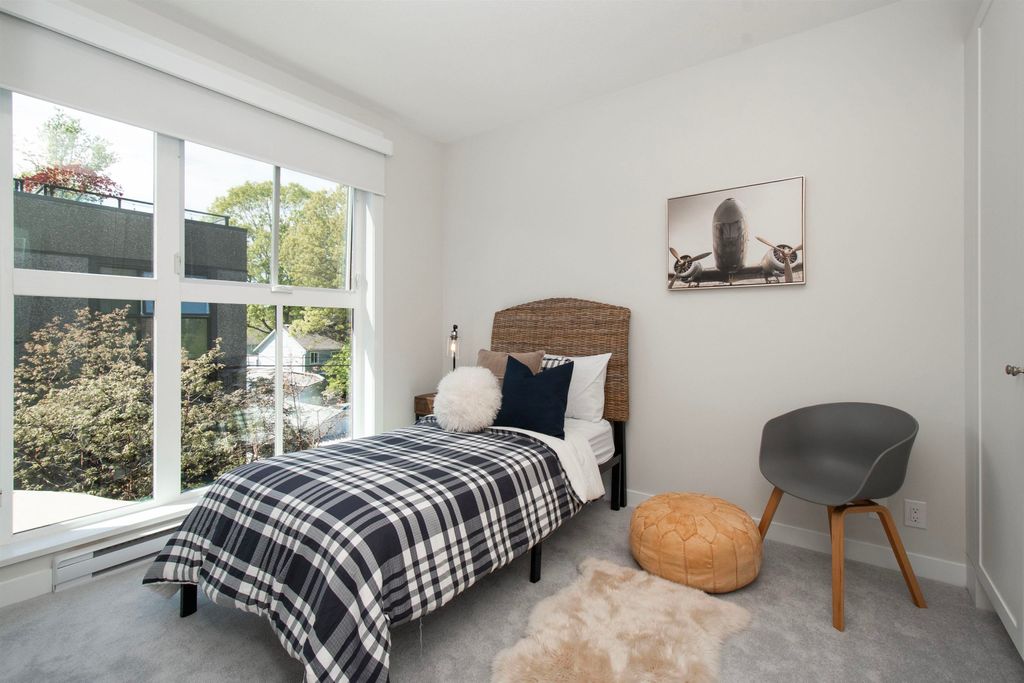 listing image 1107319109323607615