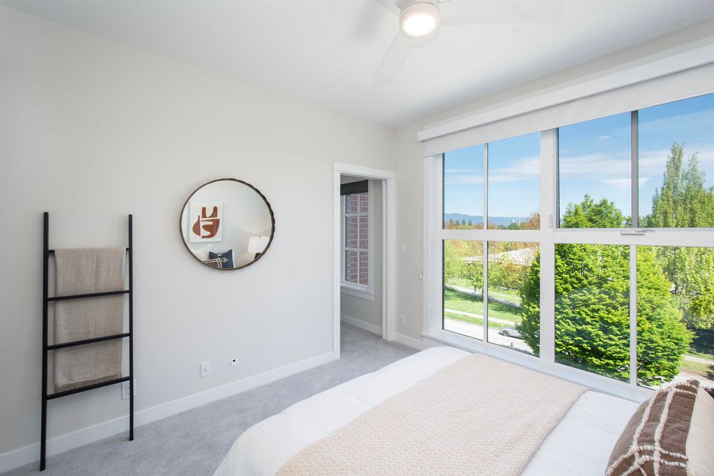 listing image 1105485349252674193