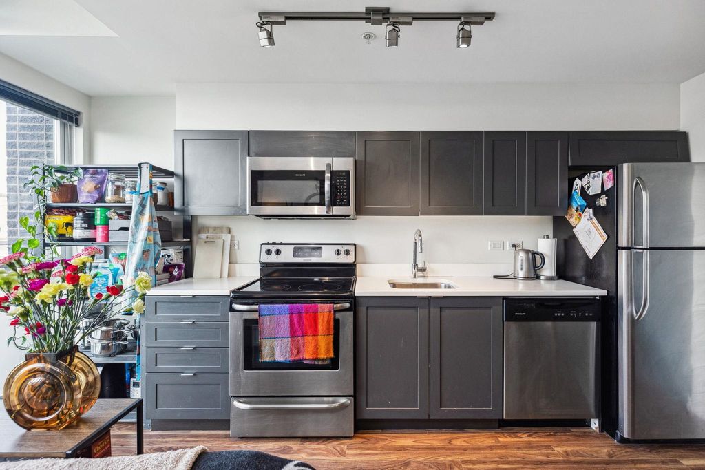 listing image 1100119667448083996