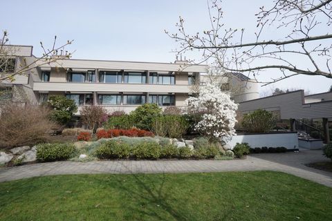 15275 19 Avenue 306 Surrey BC V4A 1X6