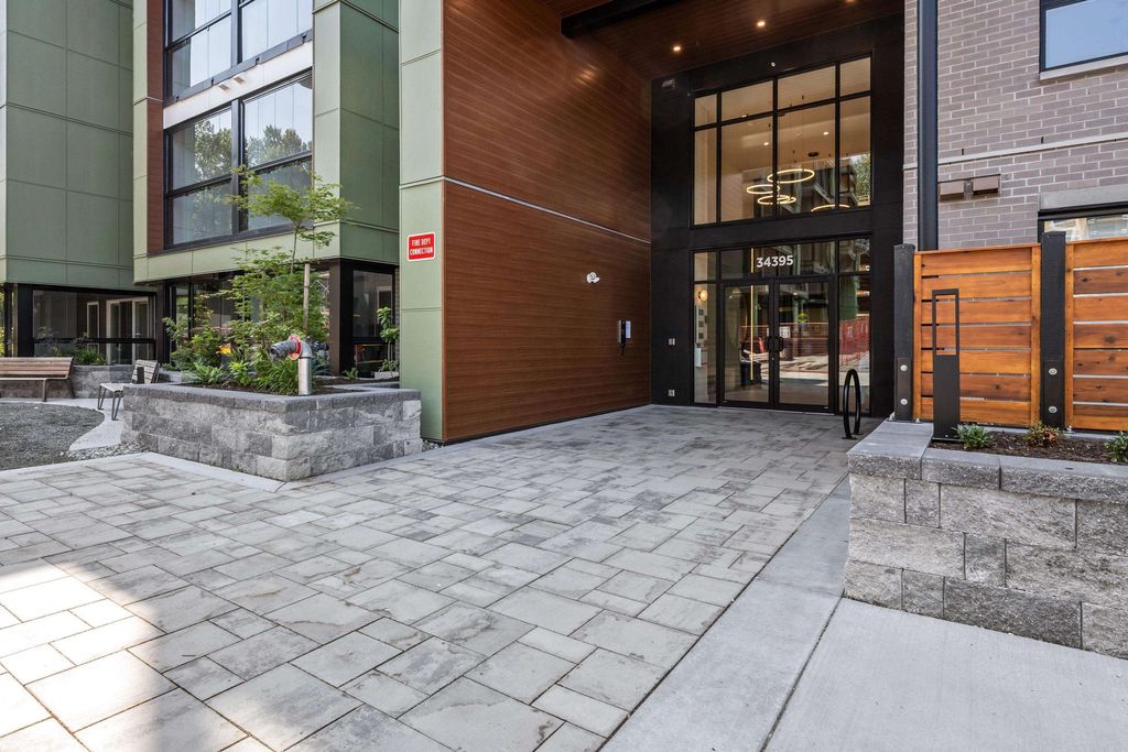 Photo of 34395 Gladys Avenue #309, Abbotsford, BC V2S 0R4 (MLS # R3146278)