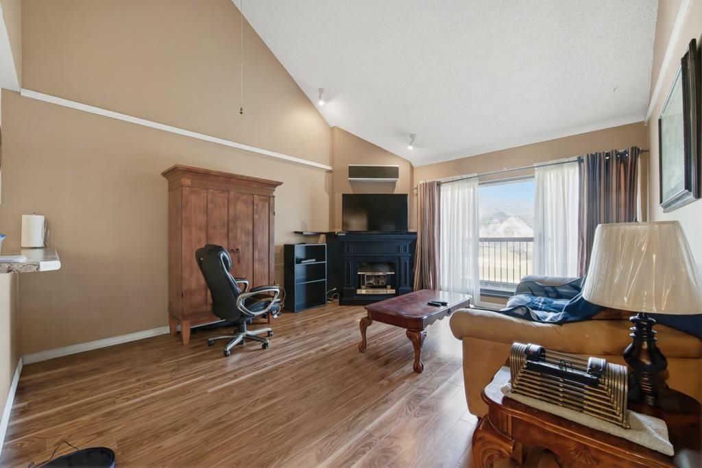 Photo of 45875 Cheam Avenue #203, Chilliwack, BC V2P 1N7 (MLS # R3104160)