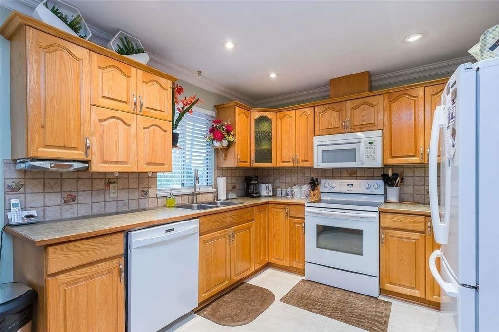 Photo of 30922 Sandpiper Place, Abbotsford, BC V2T 5L5 (MLS # R3131903)