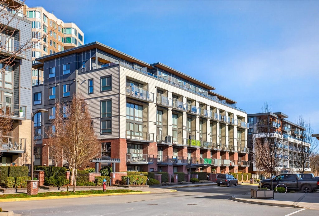 Photo of 3080 Gladwin Road #502, Abbotsford, BC V2T 0G3 (MLS # R3171987)