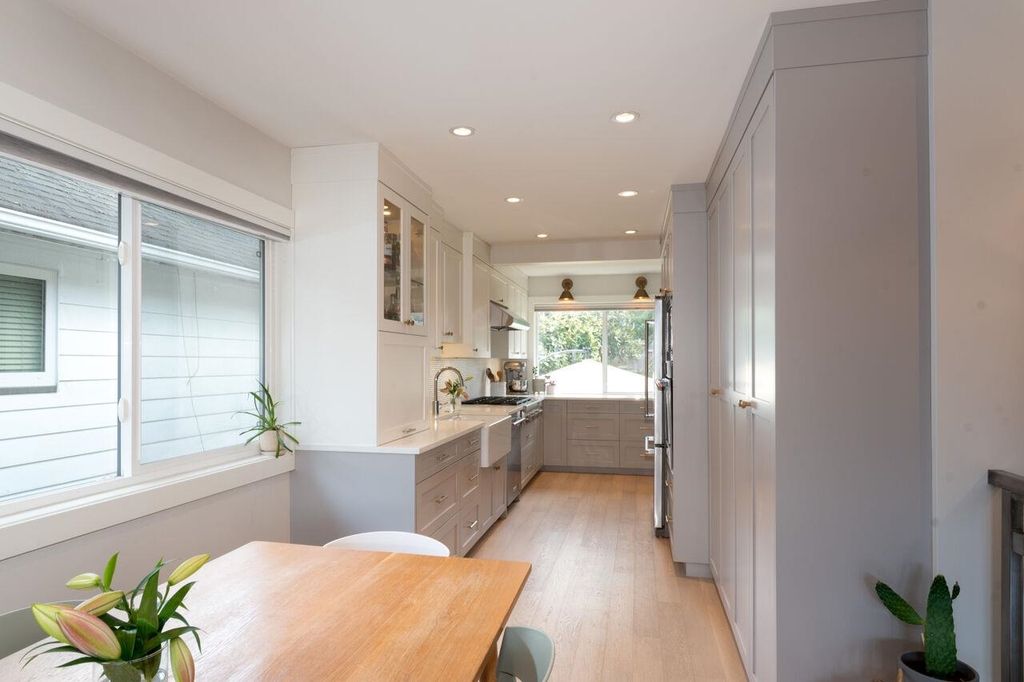 listing image 1105563058084121095