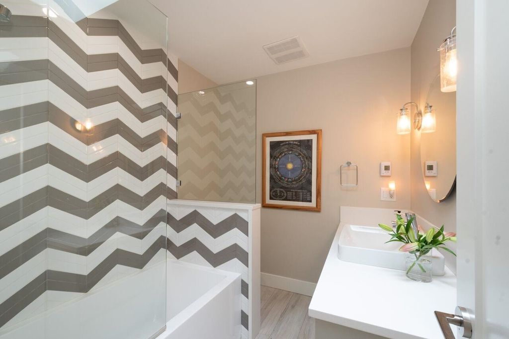 listing image 1101607113190879583