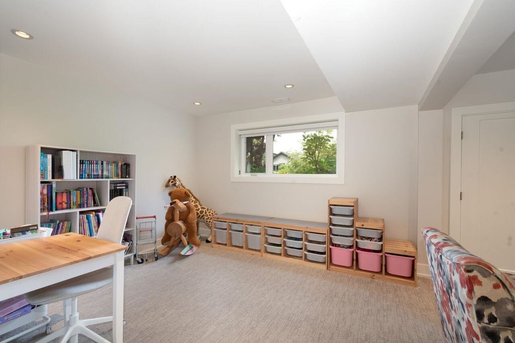 listing image 1106348731186024857