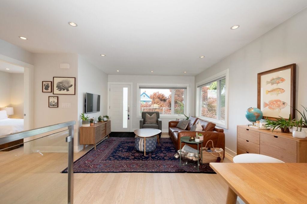 listing image 1102883186900793531