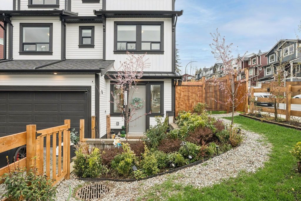 Photo of 11238 250b Street, Maple Ridge, BC V2W 0K6 (MLS # R3108259)