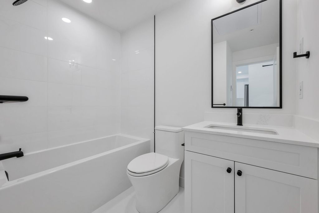 listing image 1100042318537883669