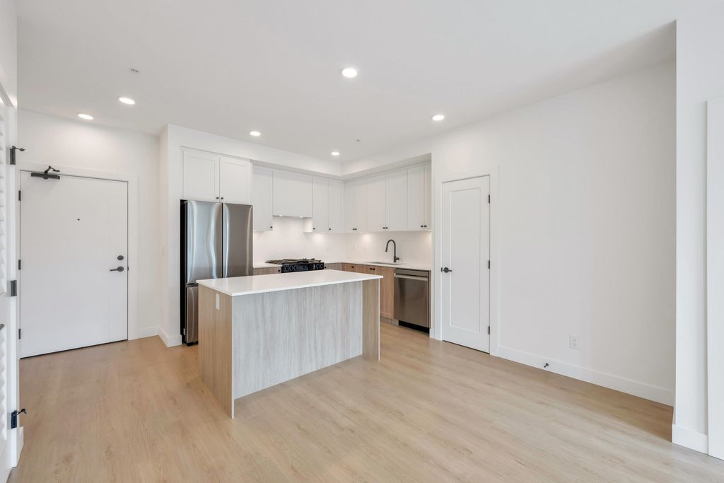 listing image 1106761593629465095